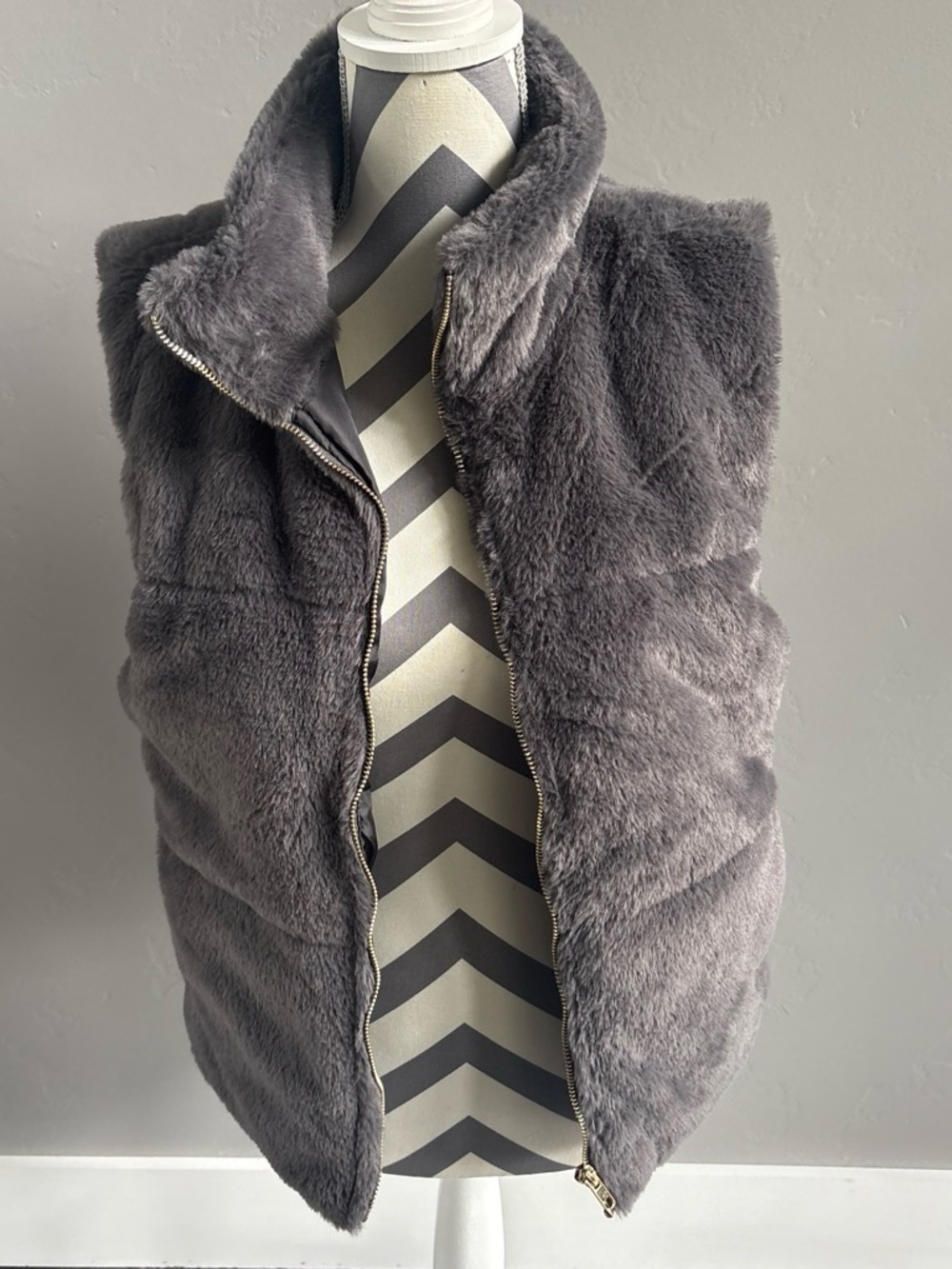 Staccato Faux Fur Puffer Vest - Gray